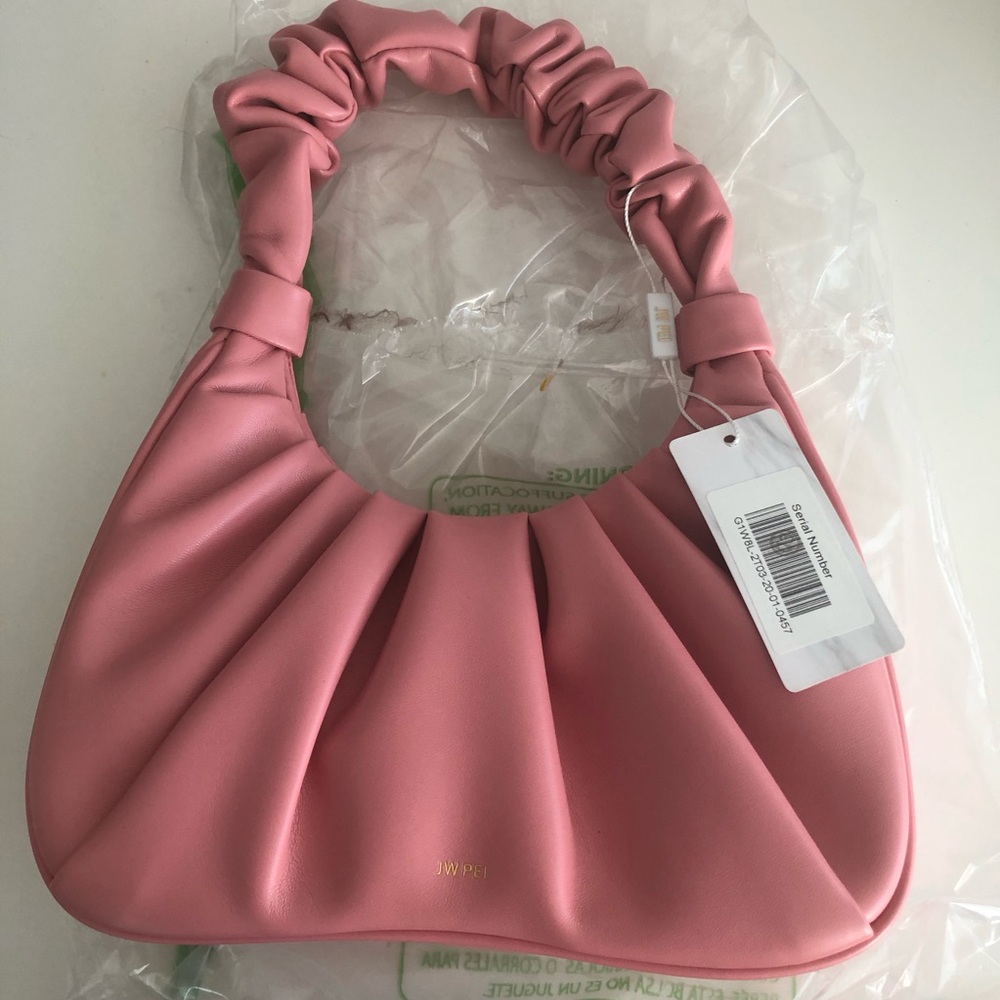 NWT JW PEI Gabbi Ruched Hobo handbag in pink.